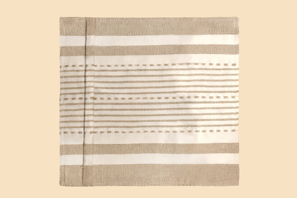 pby6g3kkwyce/1COJIN CUADRO PUNTOS BEIGE 2 .jpg